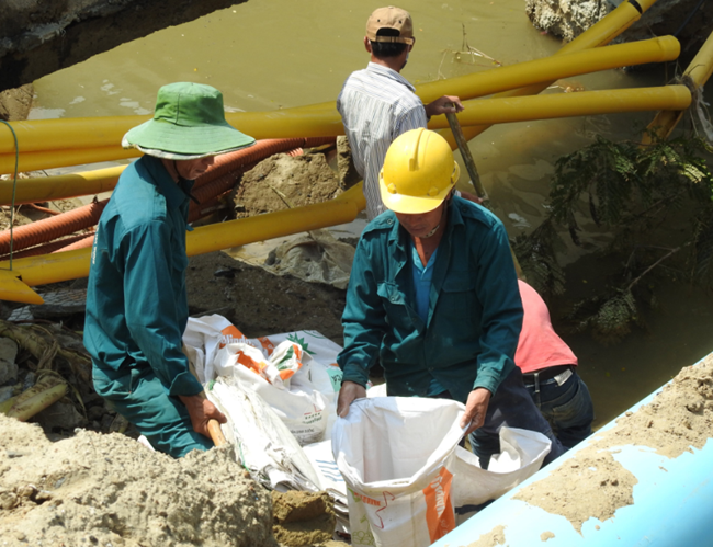 Miền Trung khắc phục hậu quả mưa lũ, sẵn sàng ứng phó bão số 6 (17/10/2022)